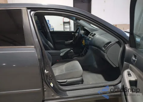 2005 Honda Accord 2.4 Ex z USA, uszkodzony, nr VIN 1HGCM56715A089261